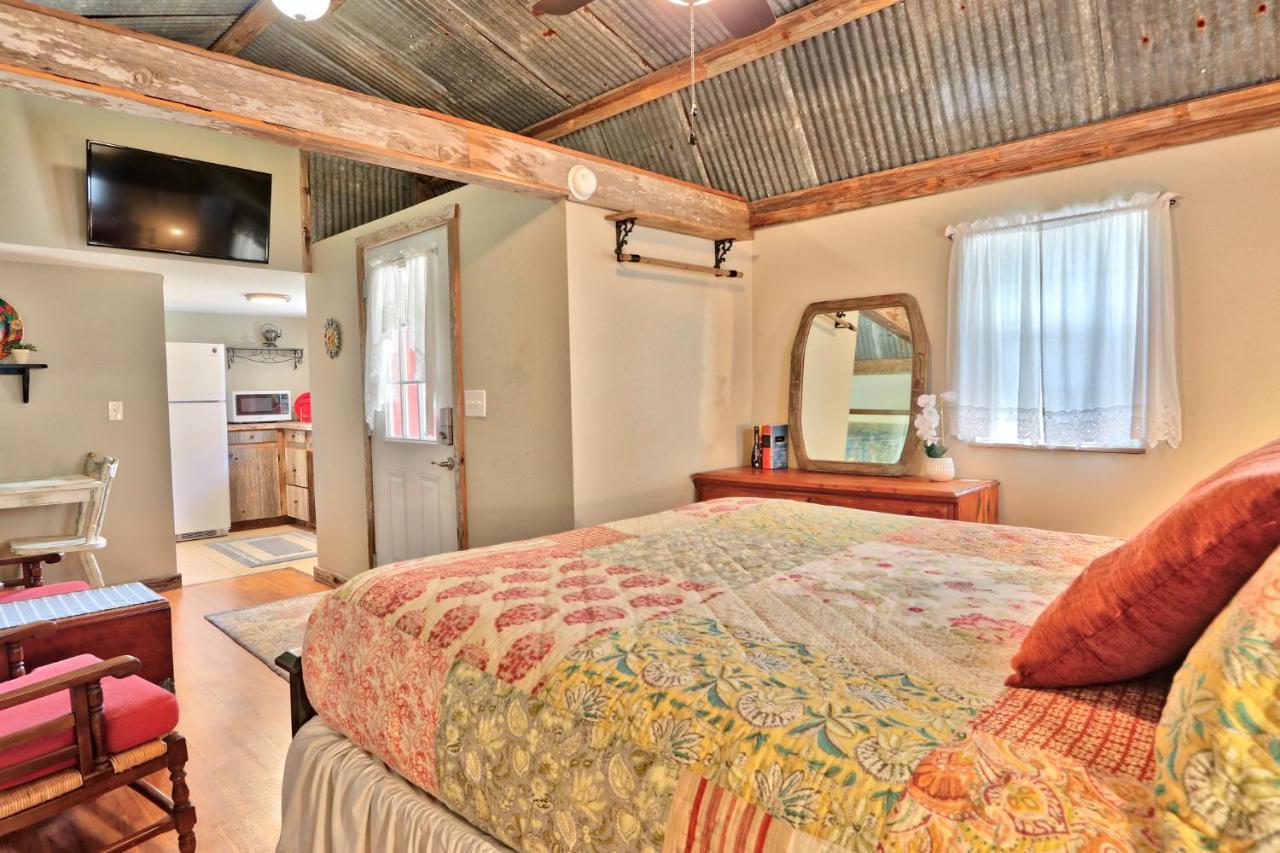 Sunflower Ridge Bungalow Wimberley Eksteriør bilde